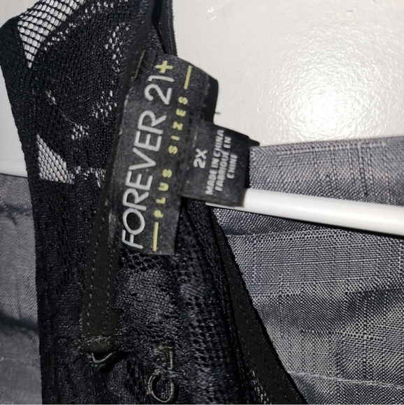 Forever 21 lace jumpsuit 2x - Picture 7 of 8